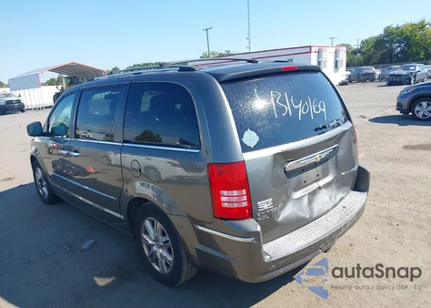 2010 Chrysler Town & Country Limited from USA, damaged, VIN 2A4RR6DX2AR217560